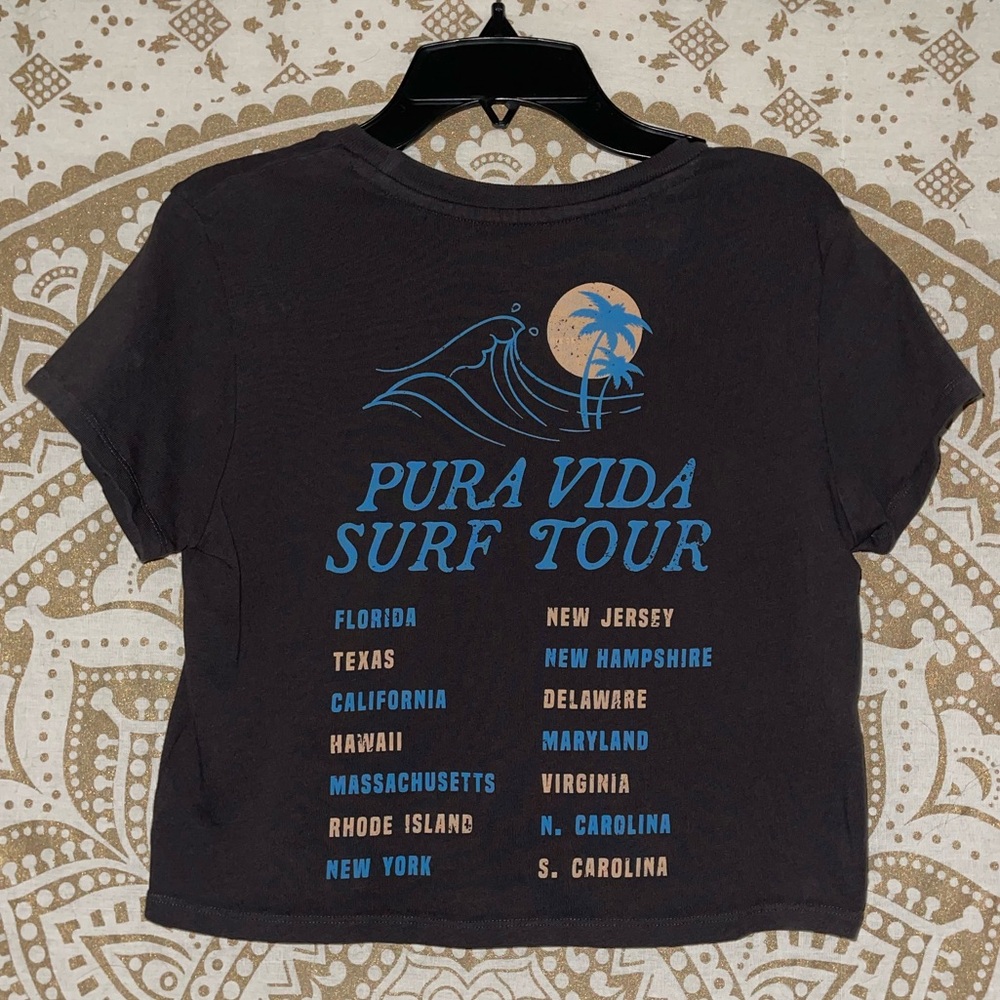 “PURA VIDA” LADIES CROPPED BLACK SHORT SLEEVED TEE WITH PALM TREE, SIZE XS - Picture 4 of 4